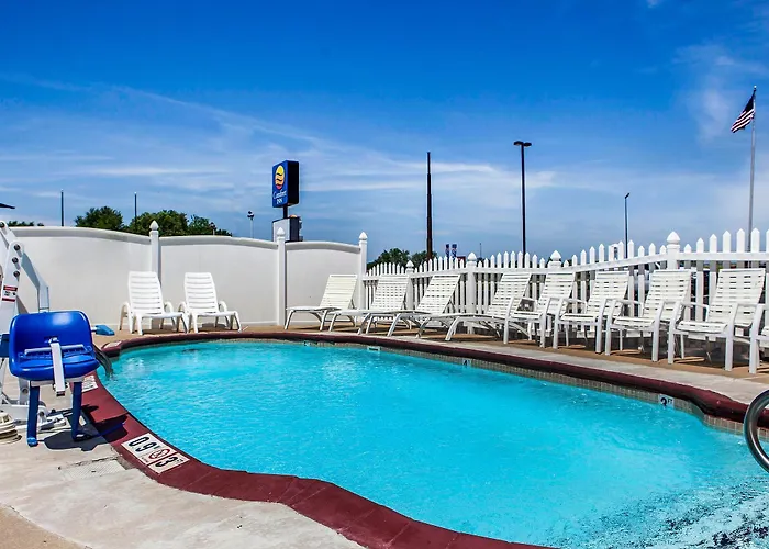 Quality Inn 4*